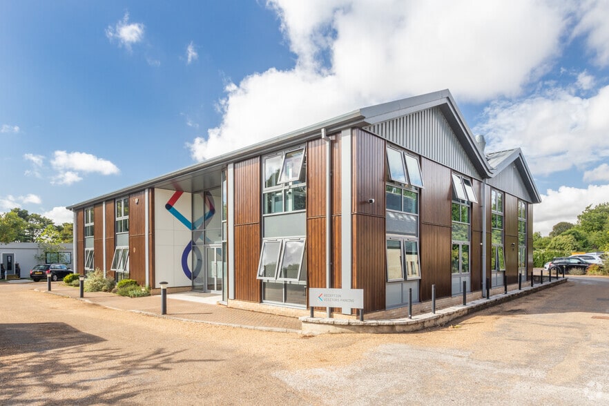 1 Church Rd, Toft for sale - Building Photo - Image 1 of 1