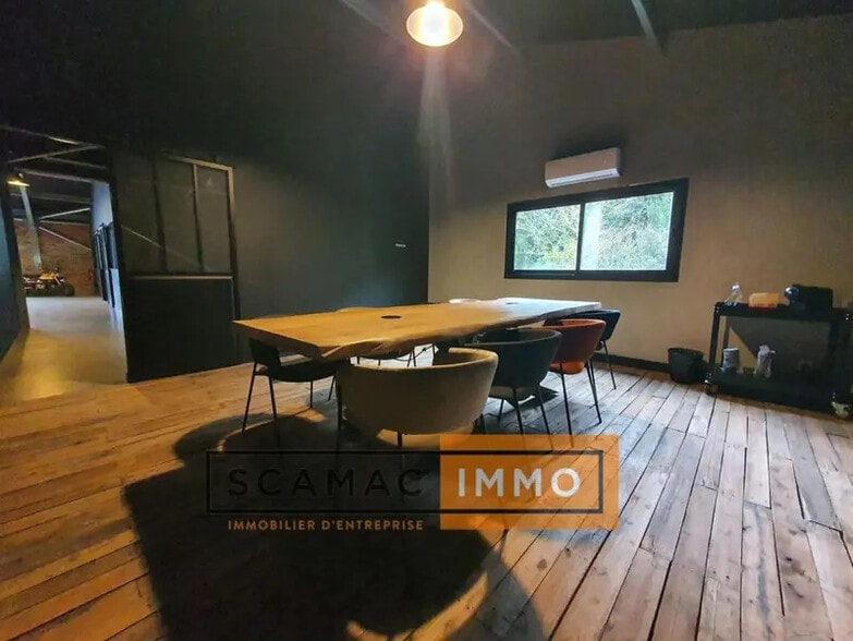 Light Industrial in Gémenos to rent - Interior Photo - Image 3 of 6