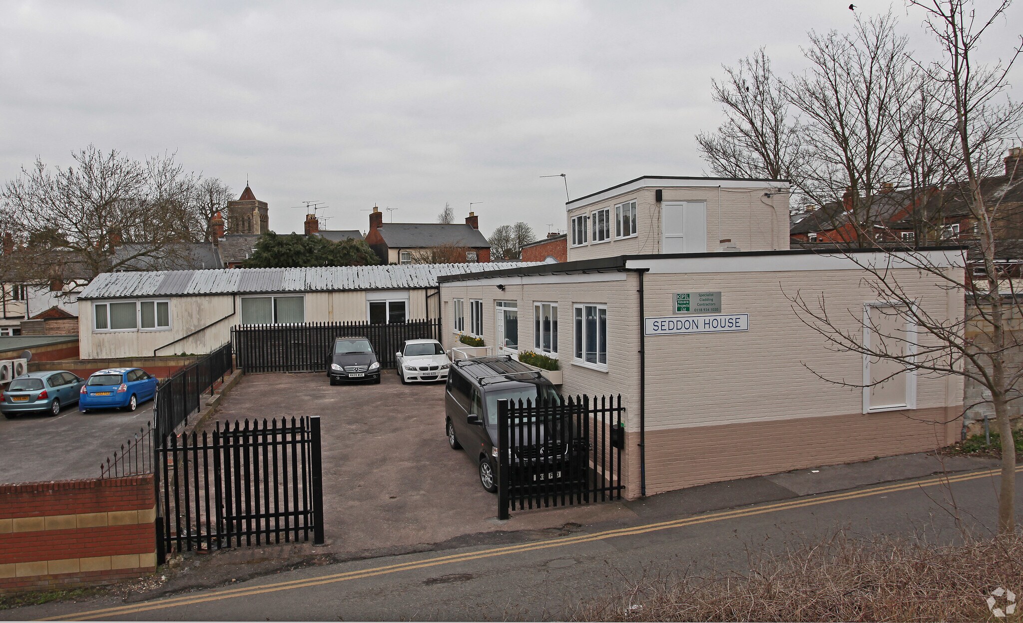 Gas Ln, Reading for sale Primary Photo- Image 1 of 1