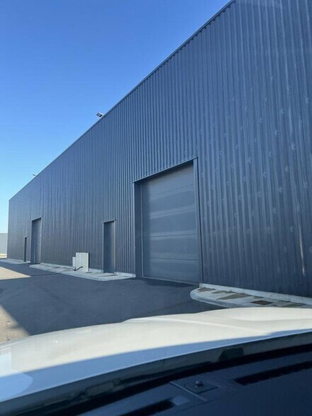 Route Métropolitaine 20, Saint-Jory to rent - Building Photo - Image 3 of 5