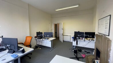 30-32 Teville Rd, Worthing to rent Interior Photo- Image 2 of 8