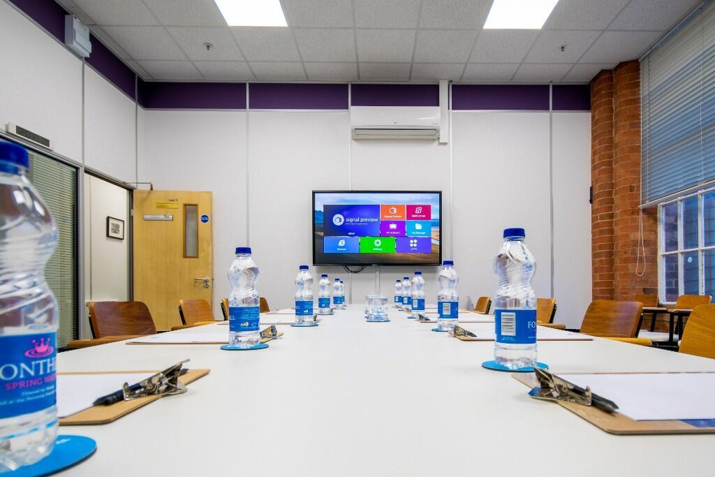 Brookfield Rd, Arnold to rent Interior Photo- Image 1 of 3