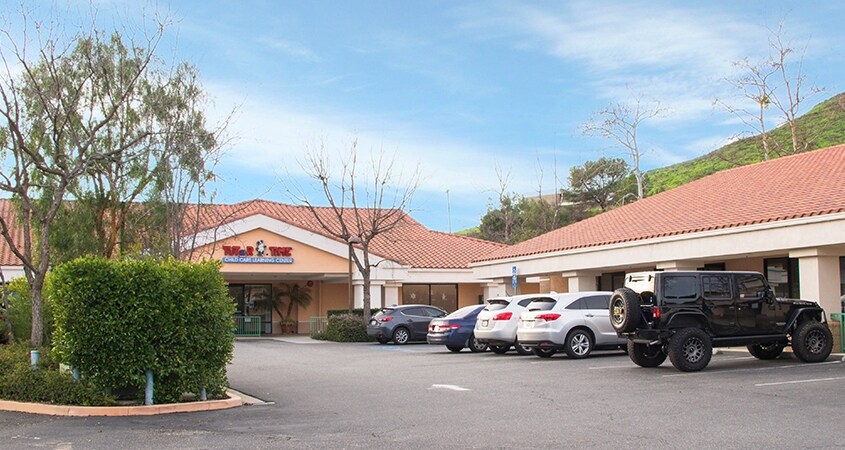 1070 Country Club Dr, Simi Valley, CA for sale Building Photo- Image 1 of 1