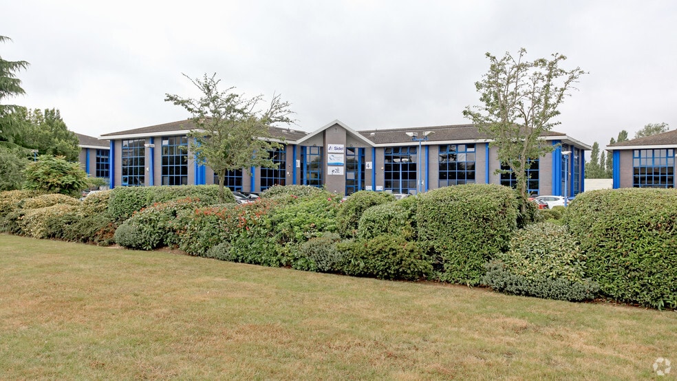 Watchmead, Welwyn Garden City for sale - Building Photo - Image 2 of 6