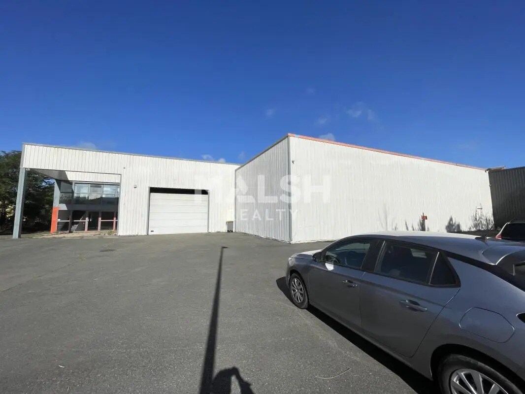 Light Industrial in CIVRIEUX-D'AZERGUES for sale Building Photo- Image 1 of 14
