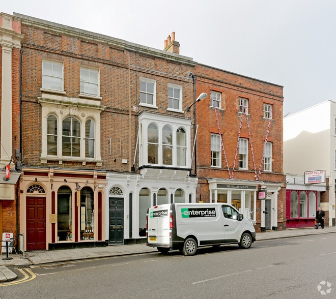 7 High St, Windsor to rent - Building Photo - Image 2 of 8