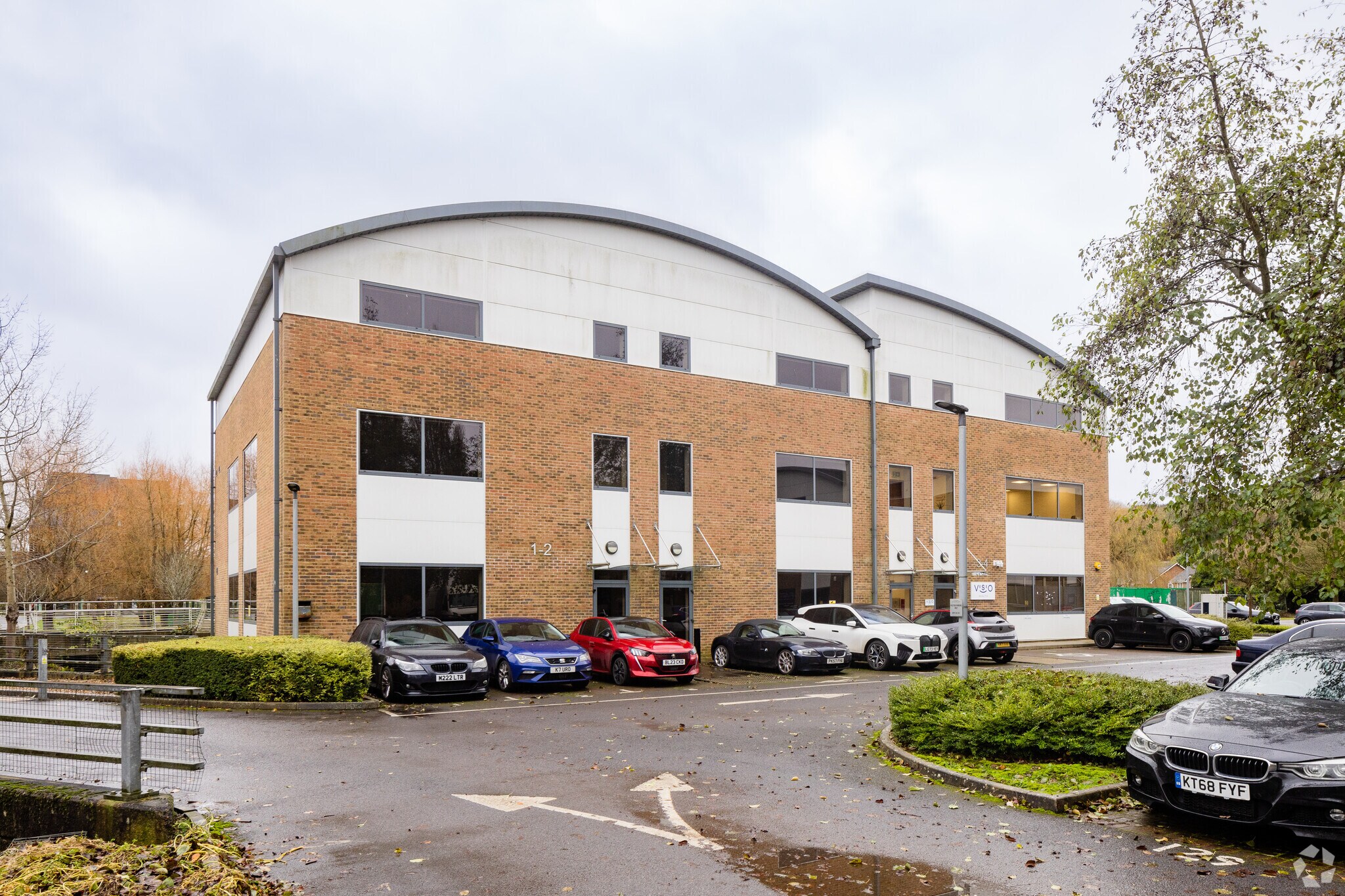 Riverside W, Wooburn Green to rent Building Photo- Image 1 of 3