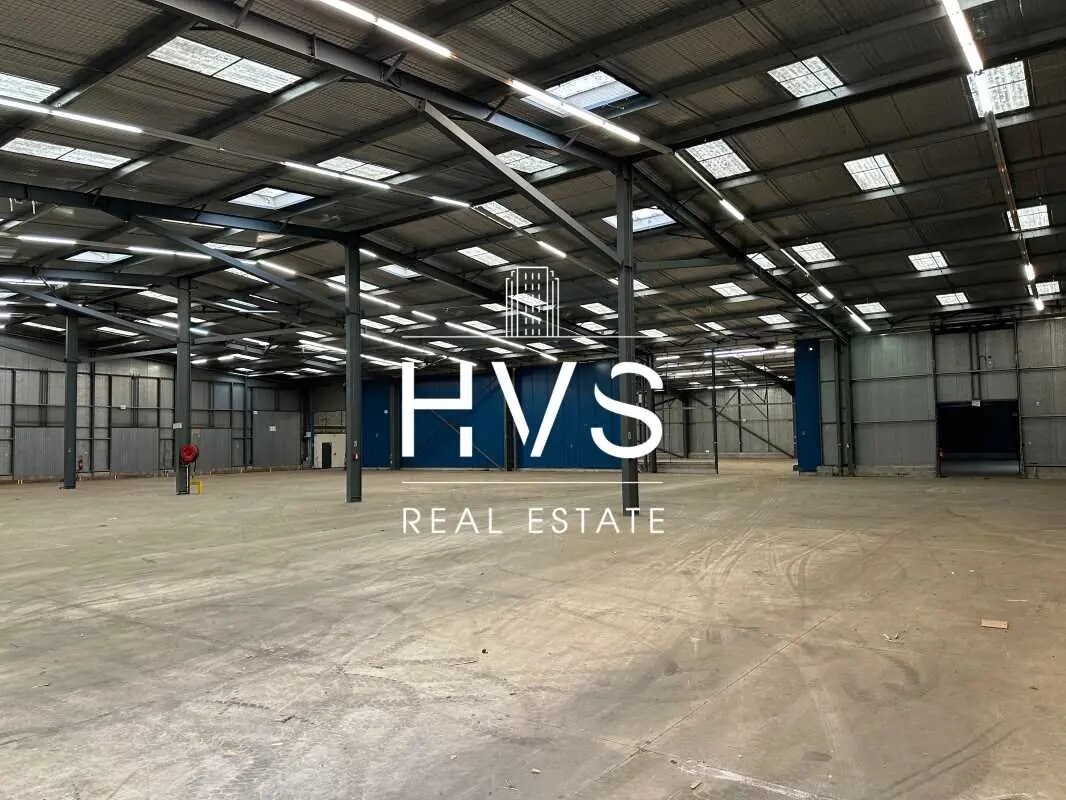 Industrial in Aix-en-Provence to rent Interior Photo- Image 1 of 12