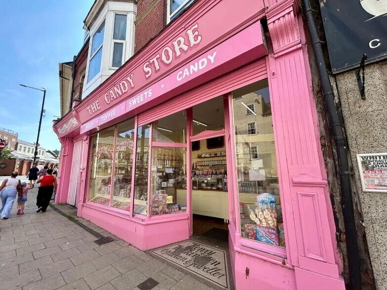 5 Bridge St, Bridlington for sale - Building Photo - Image 2 of 30