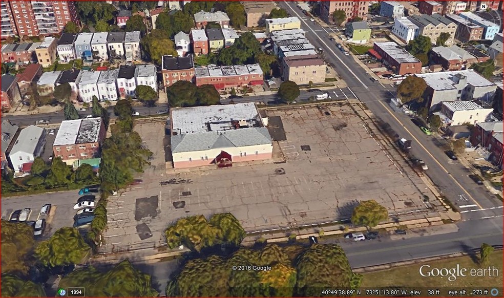 2069 Bruckner Blvd, Bronx, NY for sale - Building Photo - Image 1 of 1