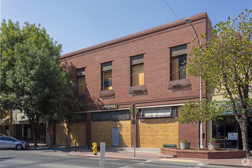 114-116 W Main St, Visalia, CA for sale - Building Photo - Image 1 of 1