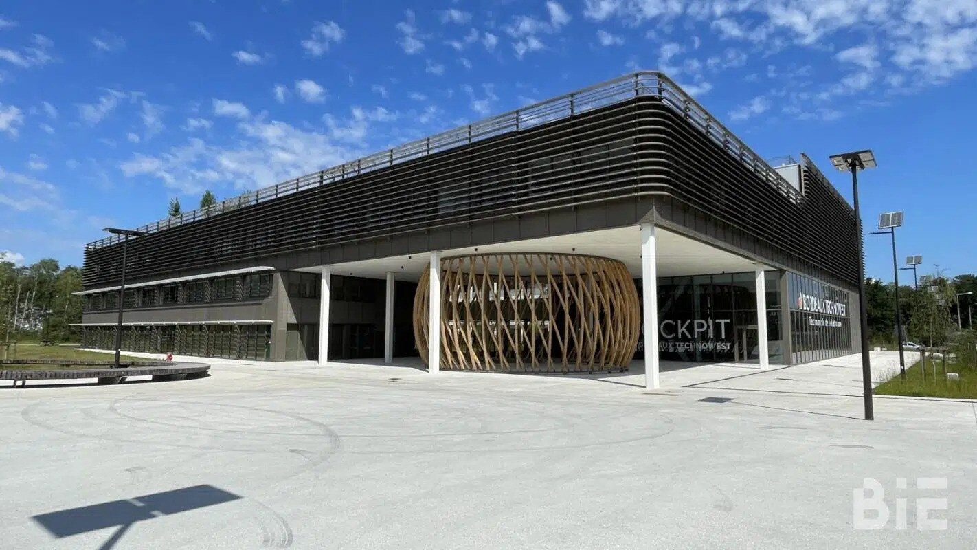 Office in Mérignac to rent Building Photo- Image 1 of 11