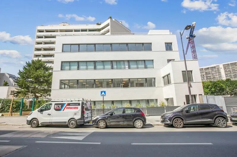 Industrial in Paris to rent - Building Photo - Image 2 of 17