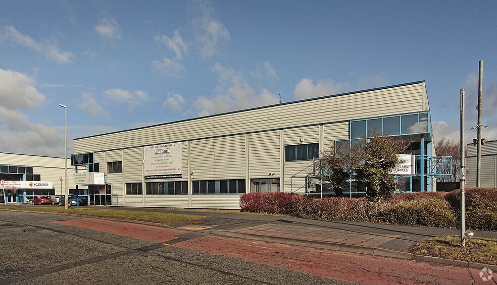551-552 Europa Blvd, Warrington to rent - Building Photo - Image 2 of 4