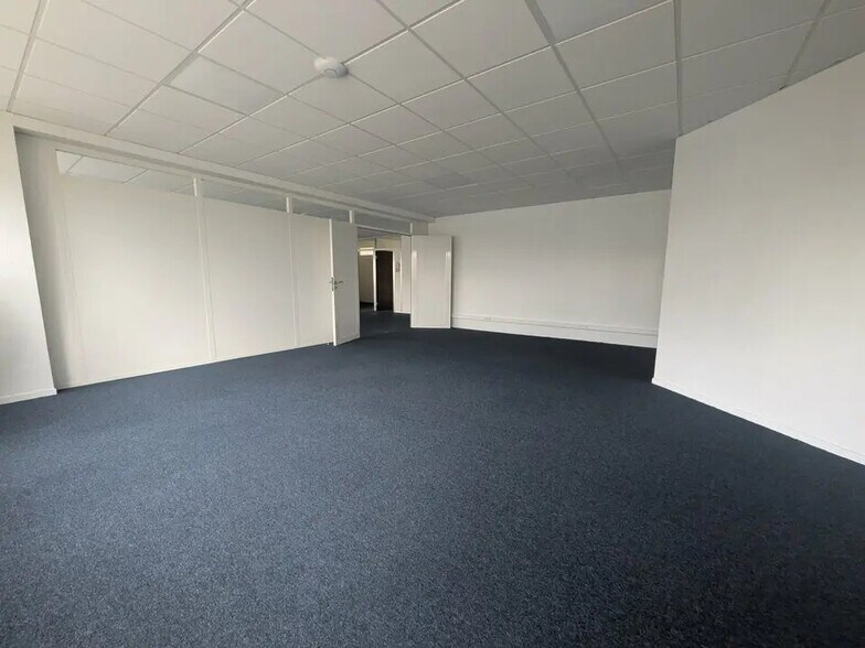 Office in Rouen to rent - Interior Photo - Image 3 of 5