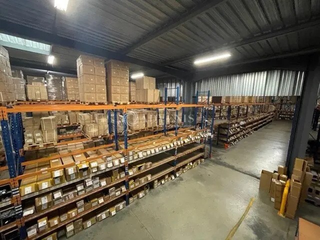 Light Industrial in Blanquefort to rent - Interior Photo - Image 2 of 11