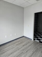 8034 Culebra Rd, San Antonio, TX to rent Building Photo- Image 2 of 5