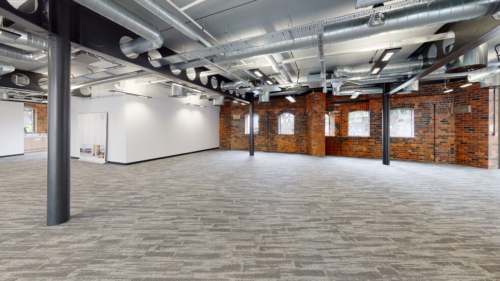 Broad St, Birmingham for rent - Matterport 3D Scan - Image 3 of 16