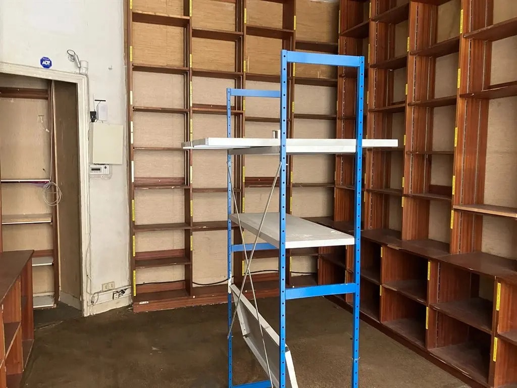 Retail in Paris for sale Interior Photo- Image 1 of 8