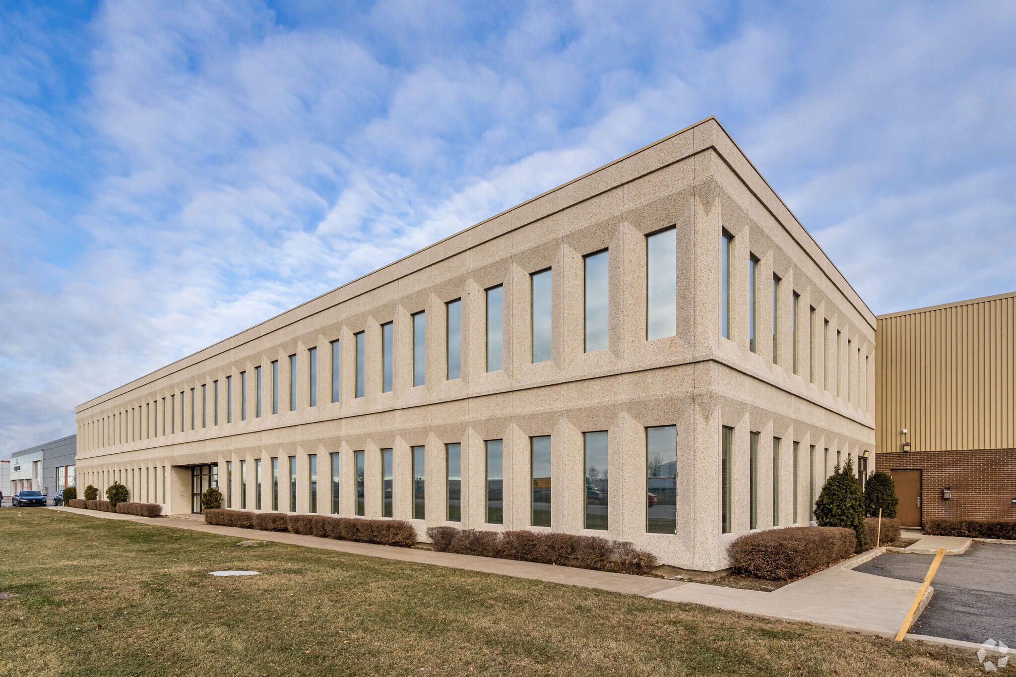 7875 Rte Transcanadienne, Montréal, QC for sale Primary Photo- Image 1 of 1