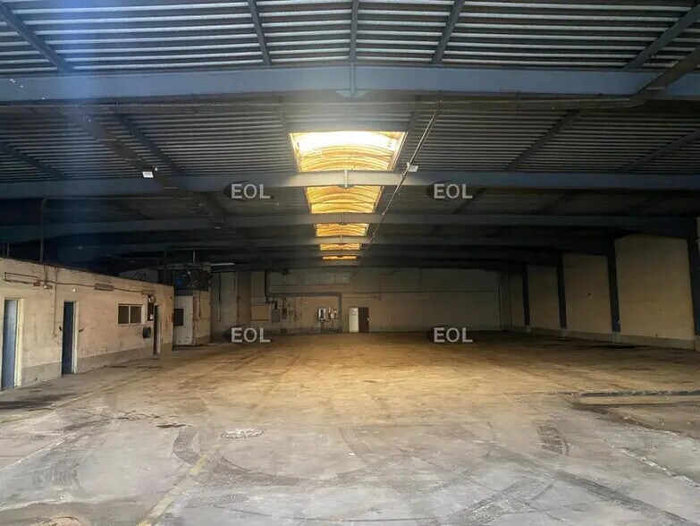 Industrial in Noisiel to rent - Building Photo - Image 2 of 10