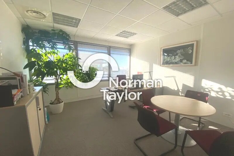 Office in Montpellier to rent Building Photo- Image 1 of 25