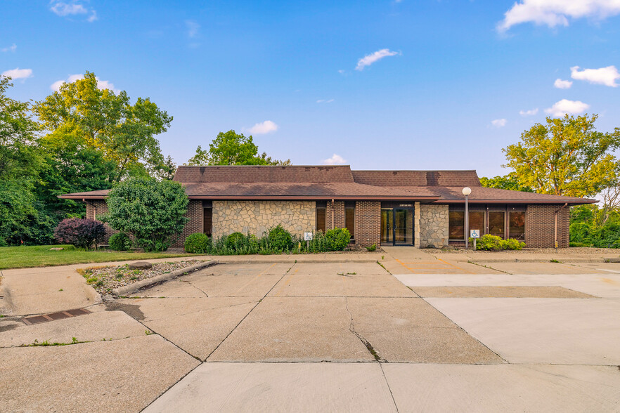 370 Cline Ave, Mansfield, OH for rent - Building Photo - Image 1 of 29