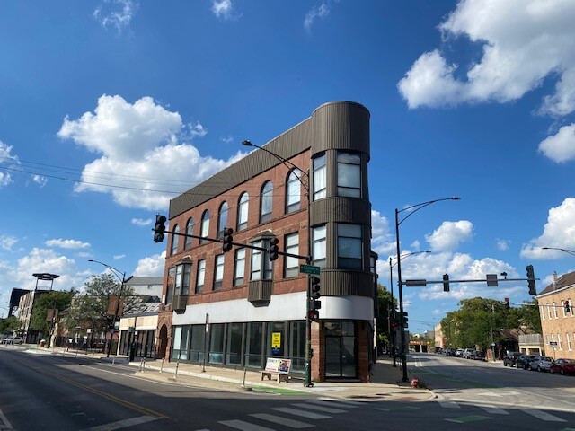 837 N Milwaukee Ave, Chicago, IL for sale - Building Photo - Image 1 of 1