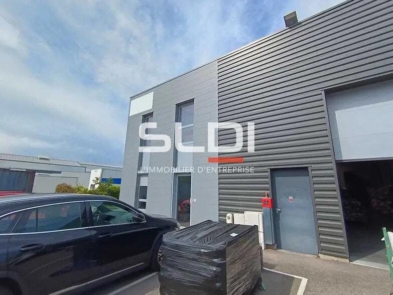 15 Rue De L'Avenir, Genas to rent - Building Photo - Image 1 of 15