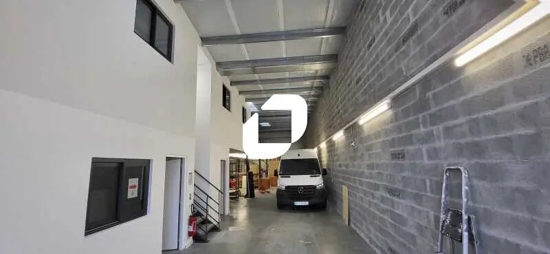 Office in Mérignac to rent Building Photo- Image 1 of 14