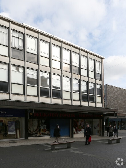 33 Queensway, Stevenage for sale - Primary Photo - Image 1 of 1