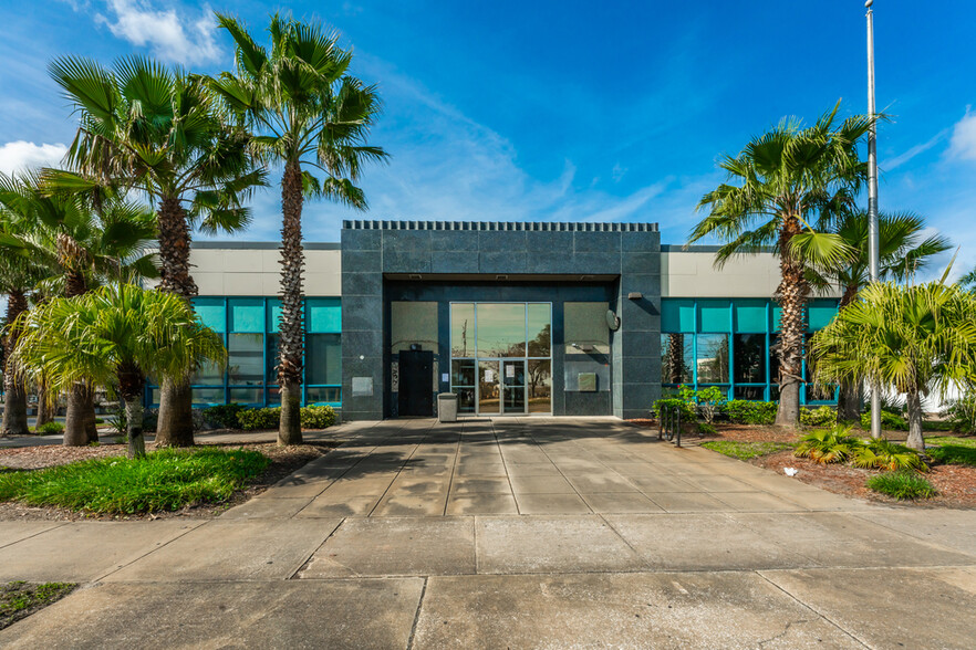 130 N Ridgewood Ave, Daytona Beach, FL for sale - Building Photo - Image 1 of 24