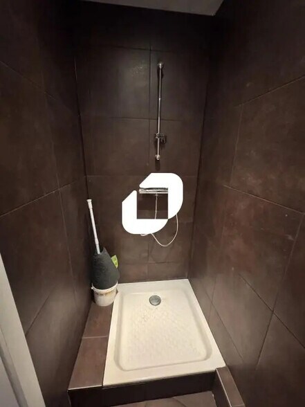 19 Rue Du Girlenhirsch, Illkirch-Graffenstaden to rent - Interior Photo - Image 3 of 21