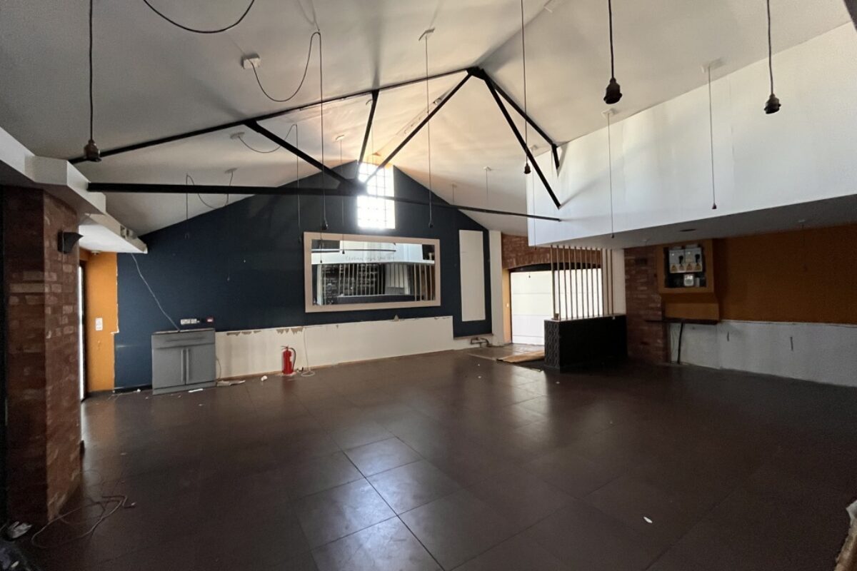 6 The Strand, Exeter to rent Interior Photo- Image 1 of 1