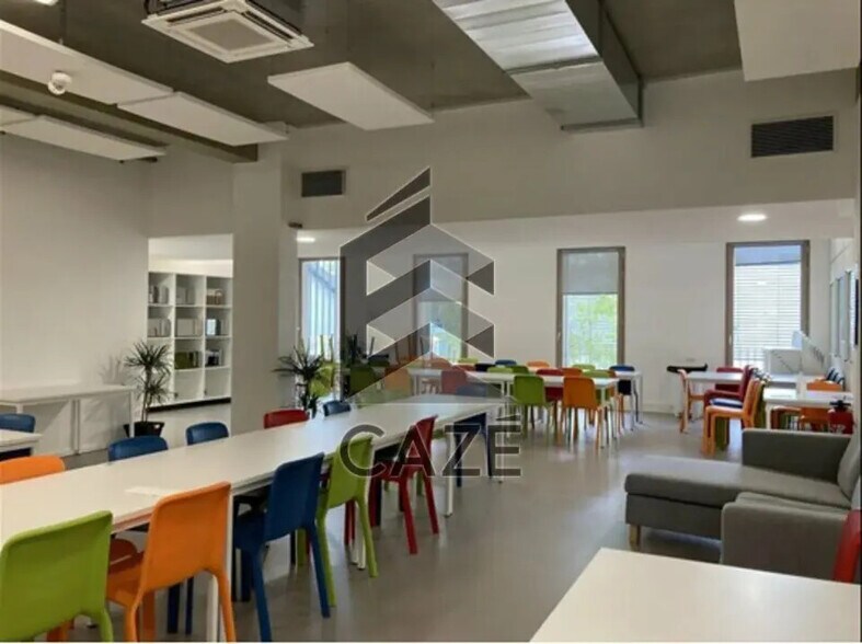 Office in Bordeaux to rent - Interior Photo - Image 2 of 8