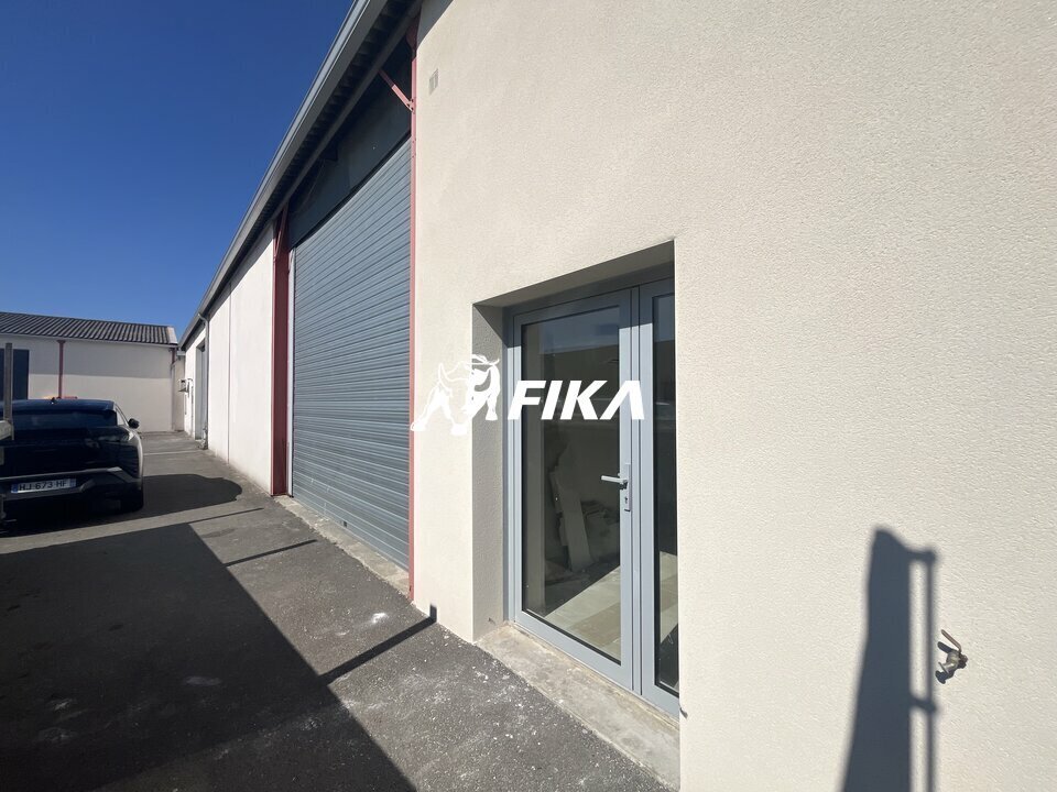 Light Industrial in Colomiers to rent Building Photo- Image 1 of 6