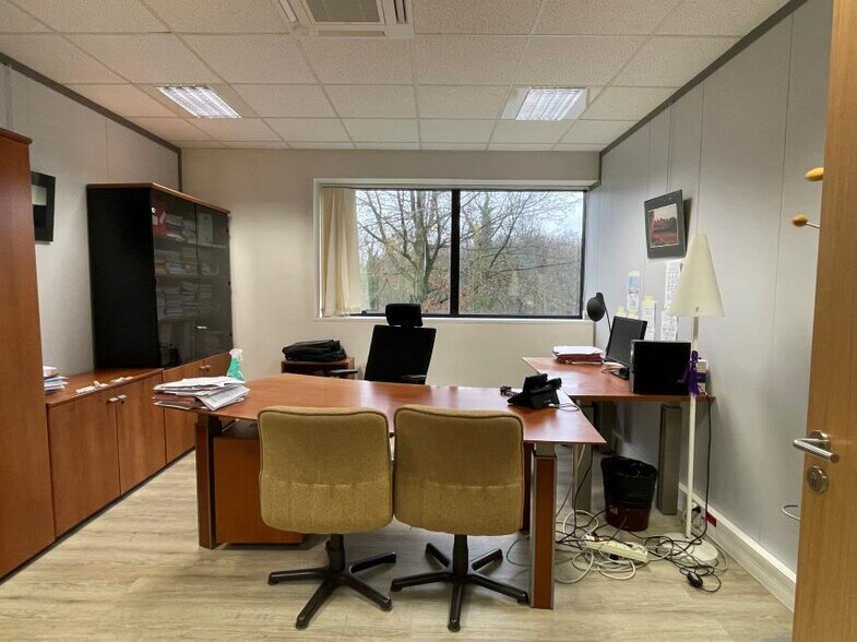 Office in Champs-sur-Marne to rent - Interior Photo - Image 3 of 8