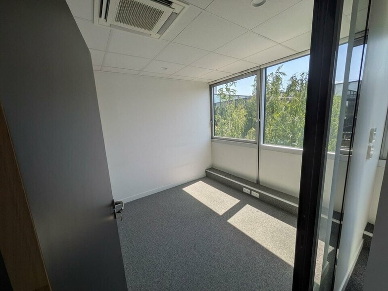 Office in Labège for sale - Interior Photo - Image 3 of 10