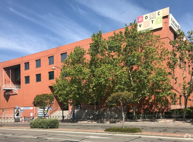 Avenida de España, 17, Alcobendas, Madrid to rent - Building Photo - Image 2 of 3