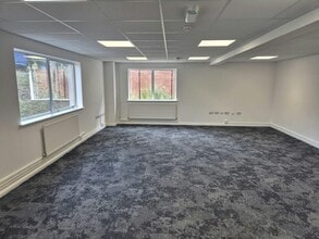 Whittle Clos, Daventry to rent Building Photo- Image 2 of 4