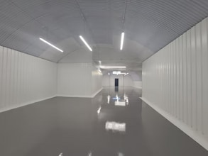 Pinchin St, London to rent Interior Photo- Image 2 of 2