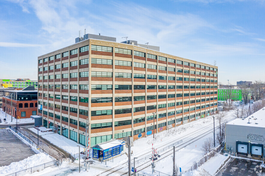 7250 Rue du Mile End, Montréal, QC for rent - Building Photo - Image 2 of 7