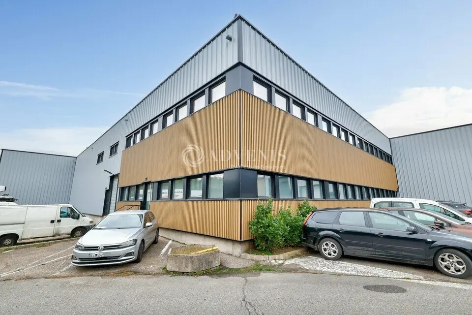 Industrial in Villeneuve-la-Garenne to rent Building Photo- Image 1 of 8