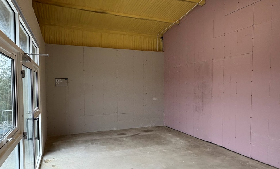 252 Hillhall Rd, Lisburn to rent - Interior Photo - Image 3 of 5