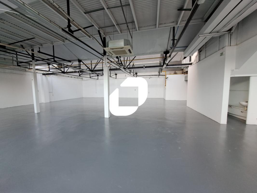 Light Industrial in Pantin to rent Interior Photo- Image 1 of 8