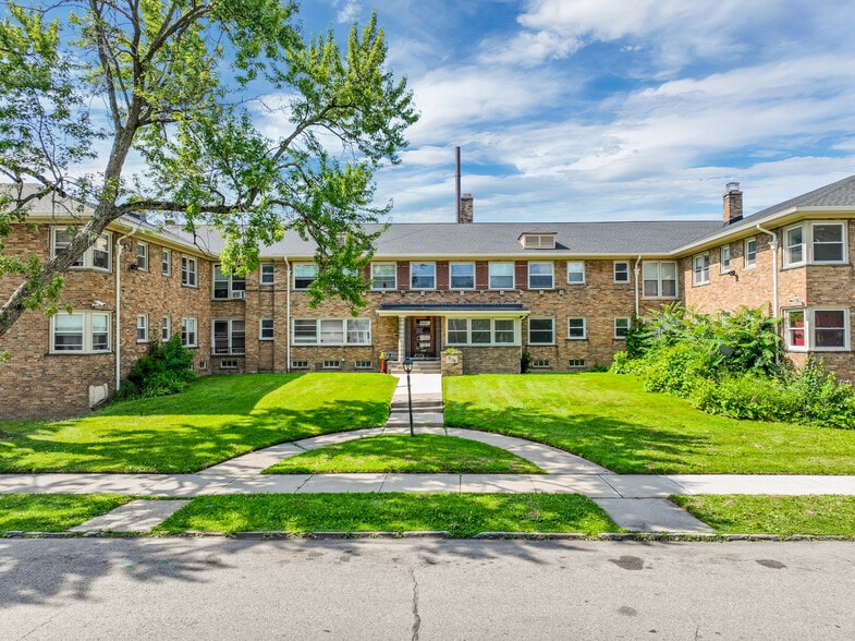 Palmer Park Apartment Complex portfolio of 16 properties for sale on LoopNet.co.uk - Building Photo - Image 3 of 15