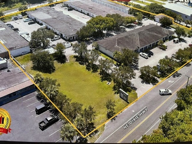 50 NE Dixie Hwy, Stuart, FL for rent - Building Photo - Image 1 of 3