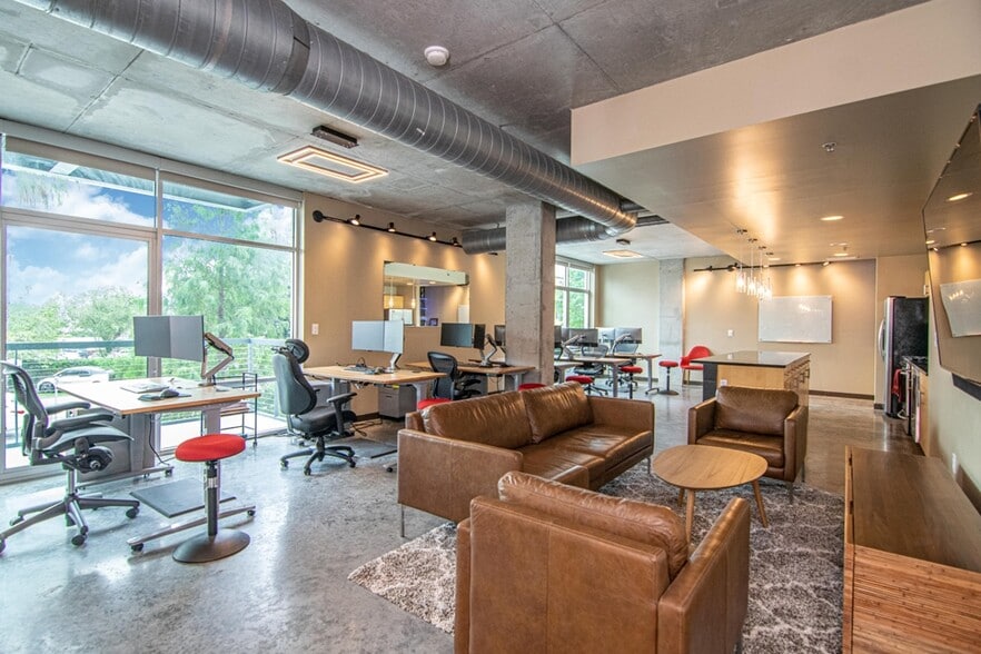 101 S 12th St, Tampa, FL to rent - Interior Photo - Image 2 of 16