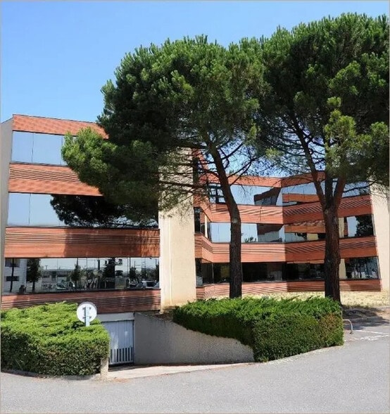 17 Avenue Didier Daurat, Blagnac to rent - Building Photo - Image 3 of 18