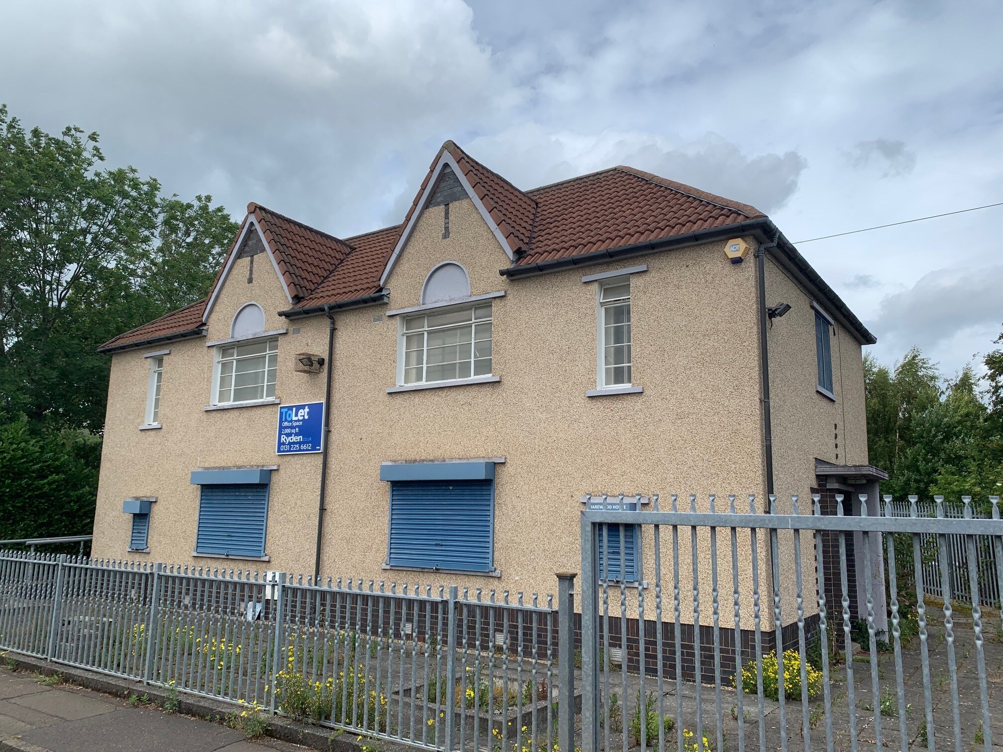 77-79 Peffer Pl, Edinburgh to rent Primary Photo- Image 1 of 2